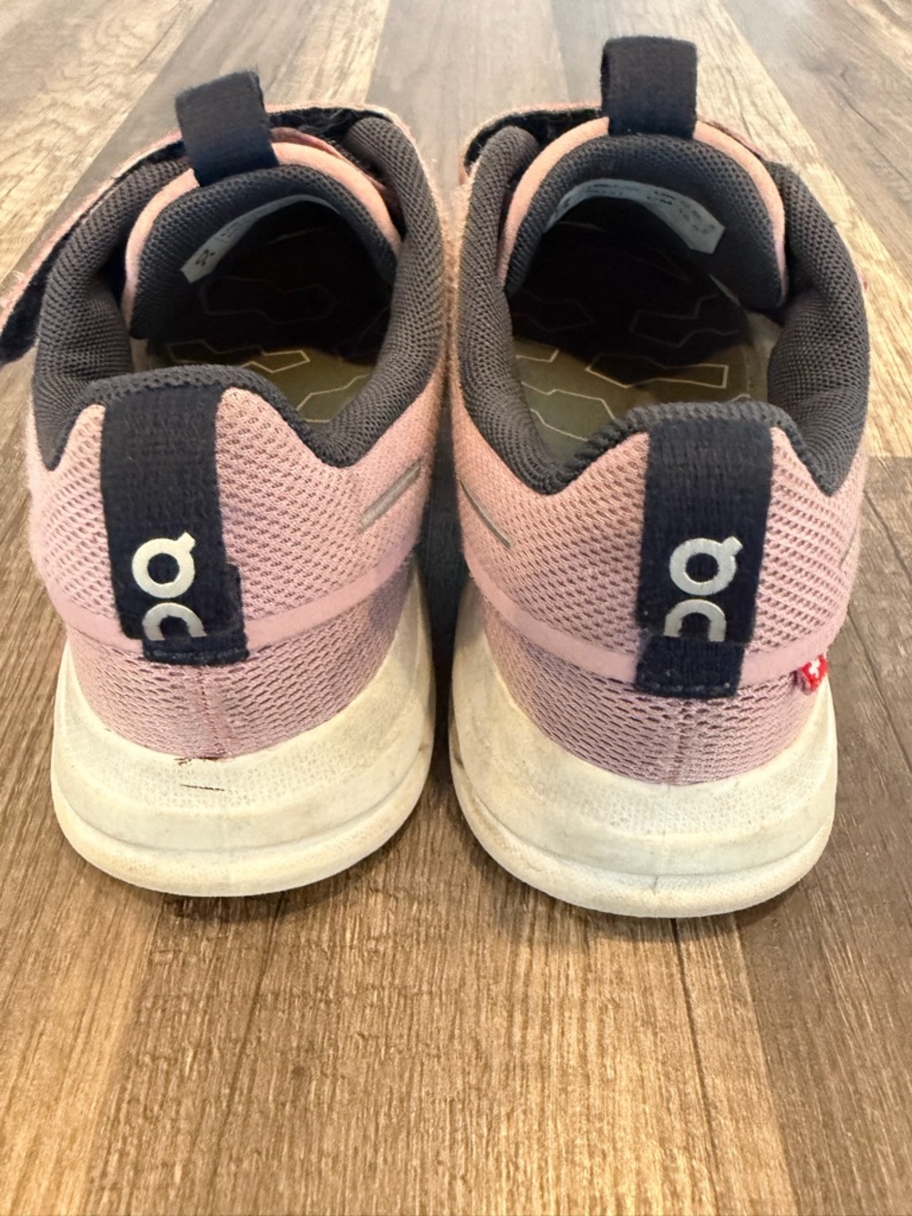 On Cloud Kids Girls Pink Athletic Sneakers Velcro size 13 - Picture 6 of 10